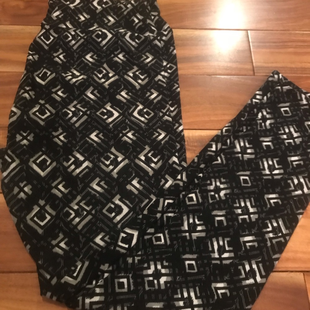 LuLaRoe black and white OS